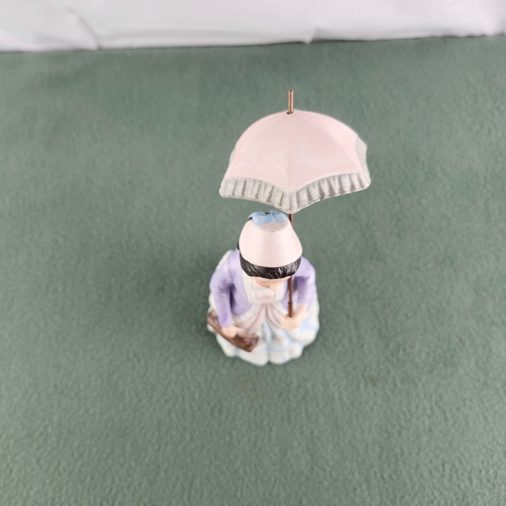 FIRST 1978 Avon President's Club Porcelain Mrs. Albee Award Figurine VTG. No Box - Picture 5 of 6